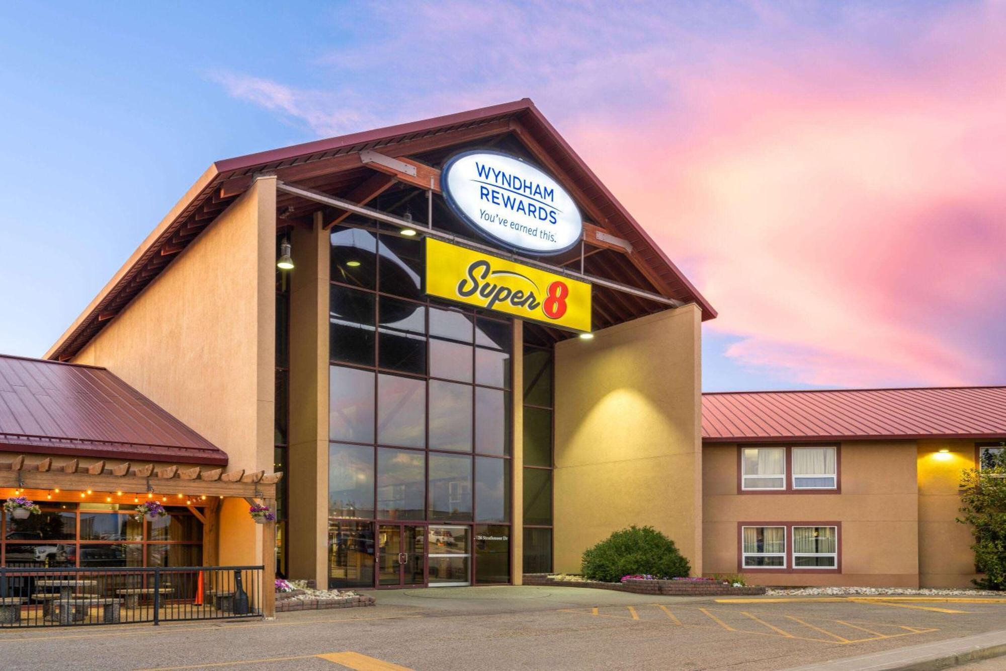 Super 8 By Wyndham Sherwood Park/Edmonton Area Exterior foto