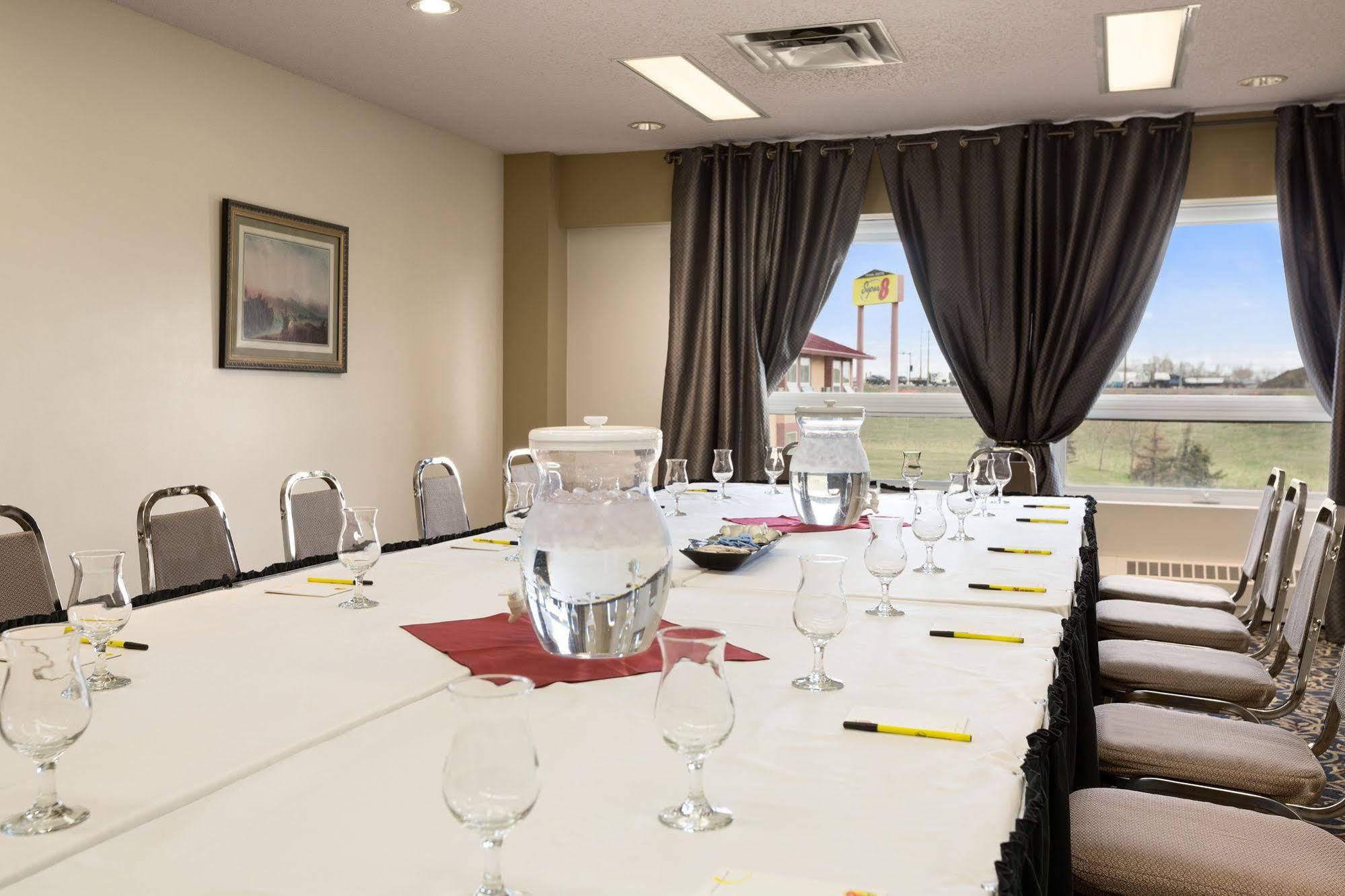 Super 8 By Wyndham Sherwood Park/Edmonton Area Exterior foto
